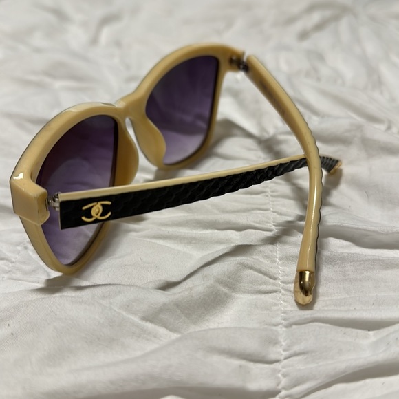 Cute oversized sunglasses. - Picture 5 of 5